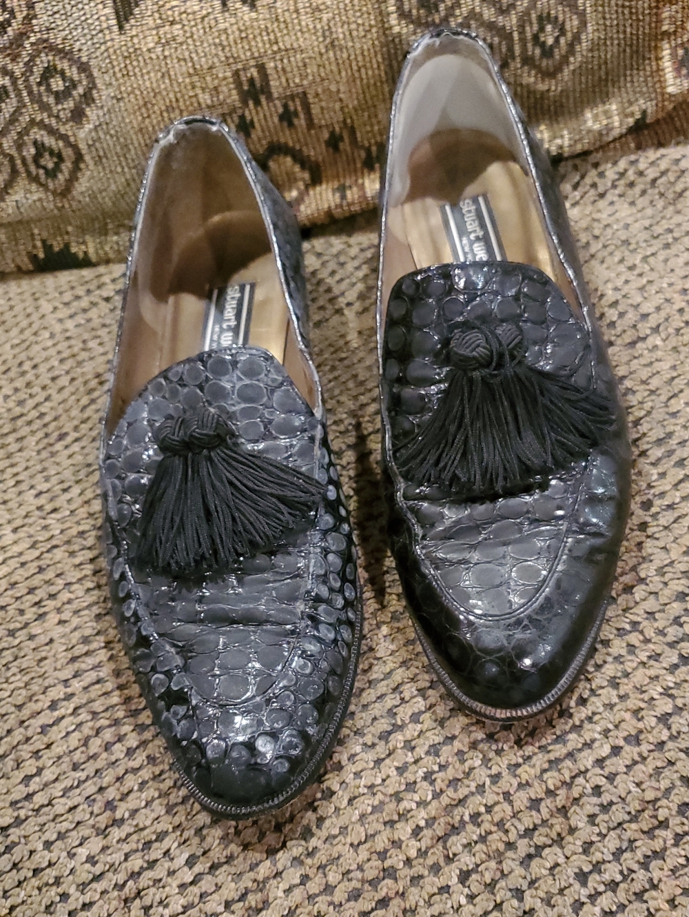 *FLAWS* Stuart Weitzman Black Croc-Embossed Tassel Loafers 8 N